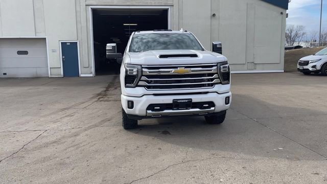 Used 2024 Chevrolet Silverado 3500 High Country w/ High Country Premium Package image 3