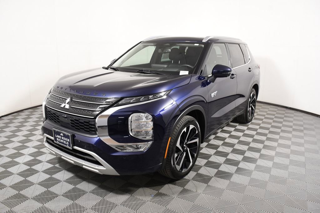 Used 2023 Mitsubishi Outlander SEL image 1
