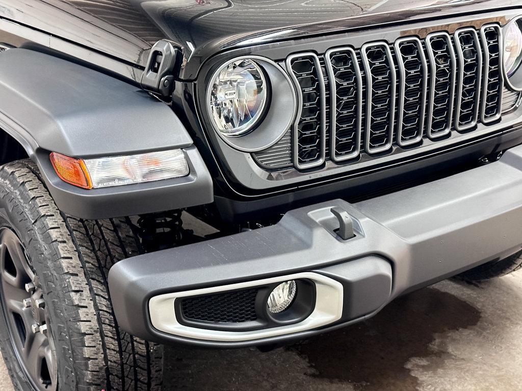 New 2026 Jeep Gladiator Sport AWD/4WD image 12