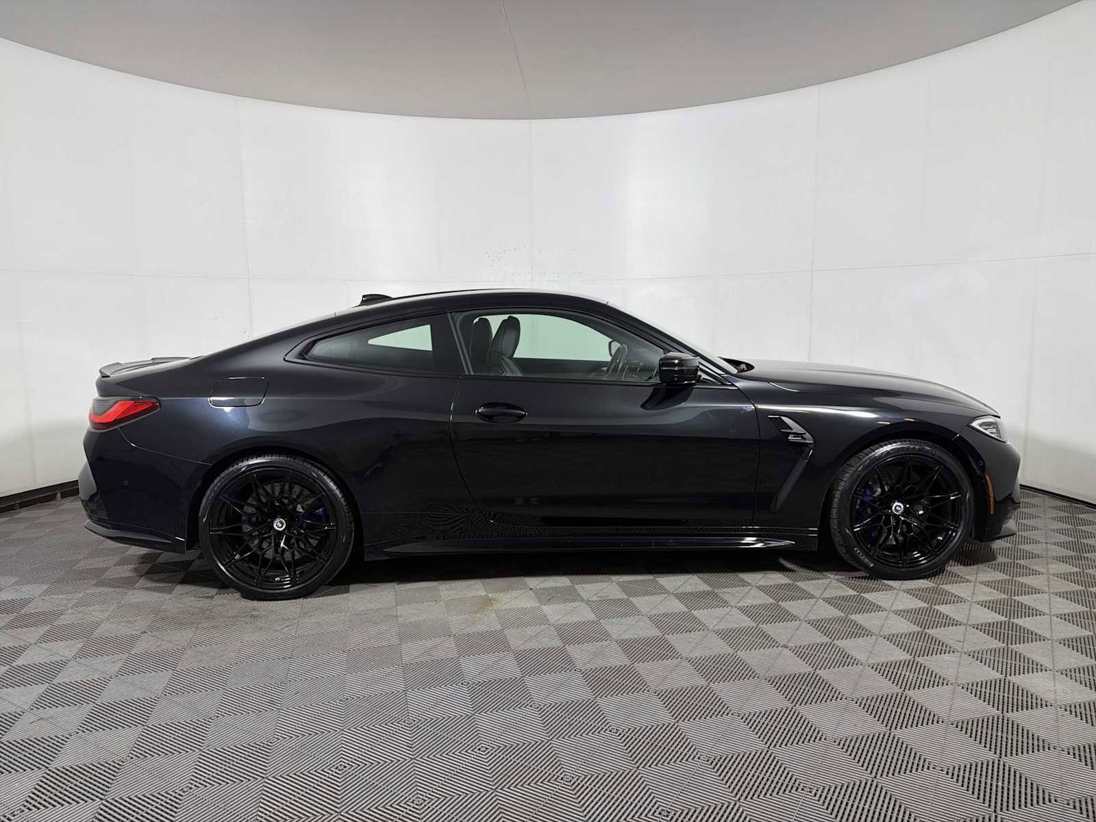 Used 2023 BMW M4 Competition w/ Executive Package image 7