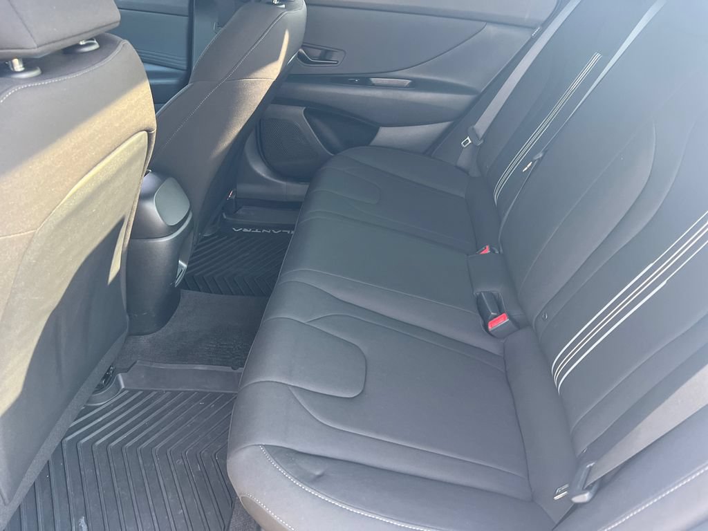 Certified 2025 Hyundai Elantra Sport FWD image 15