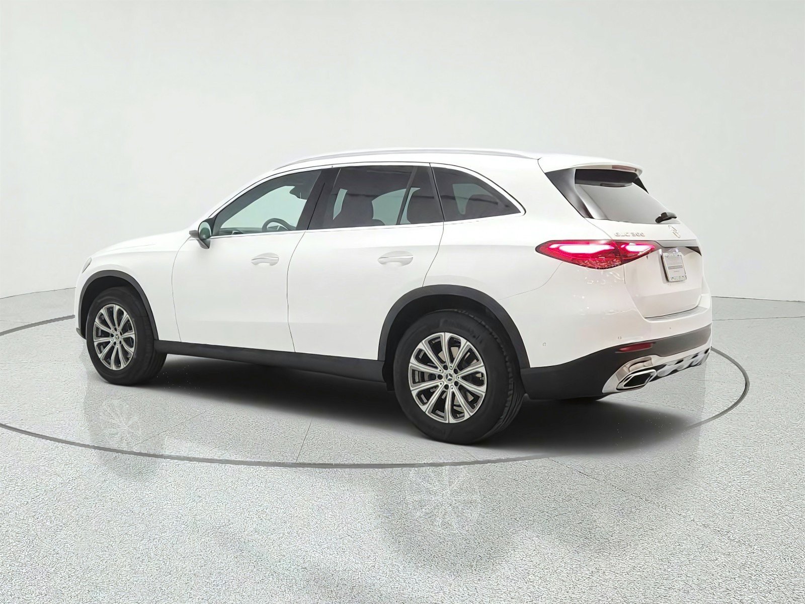 Used 2024 Mercedes-Benz GLC 300 image 7