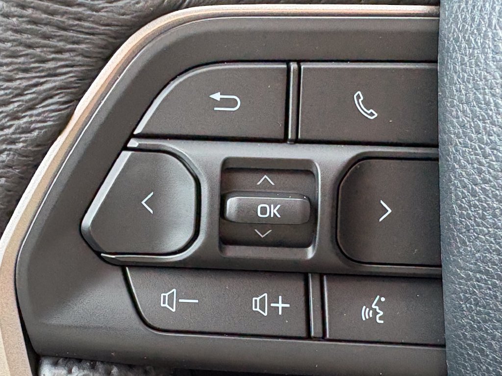 Used 2024 Toyota Tacoma TRD Sport AWD/4WD image 6