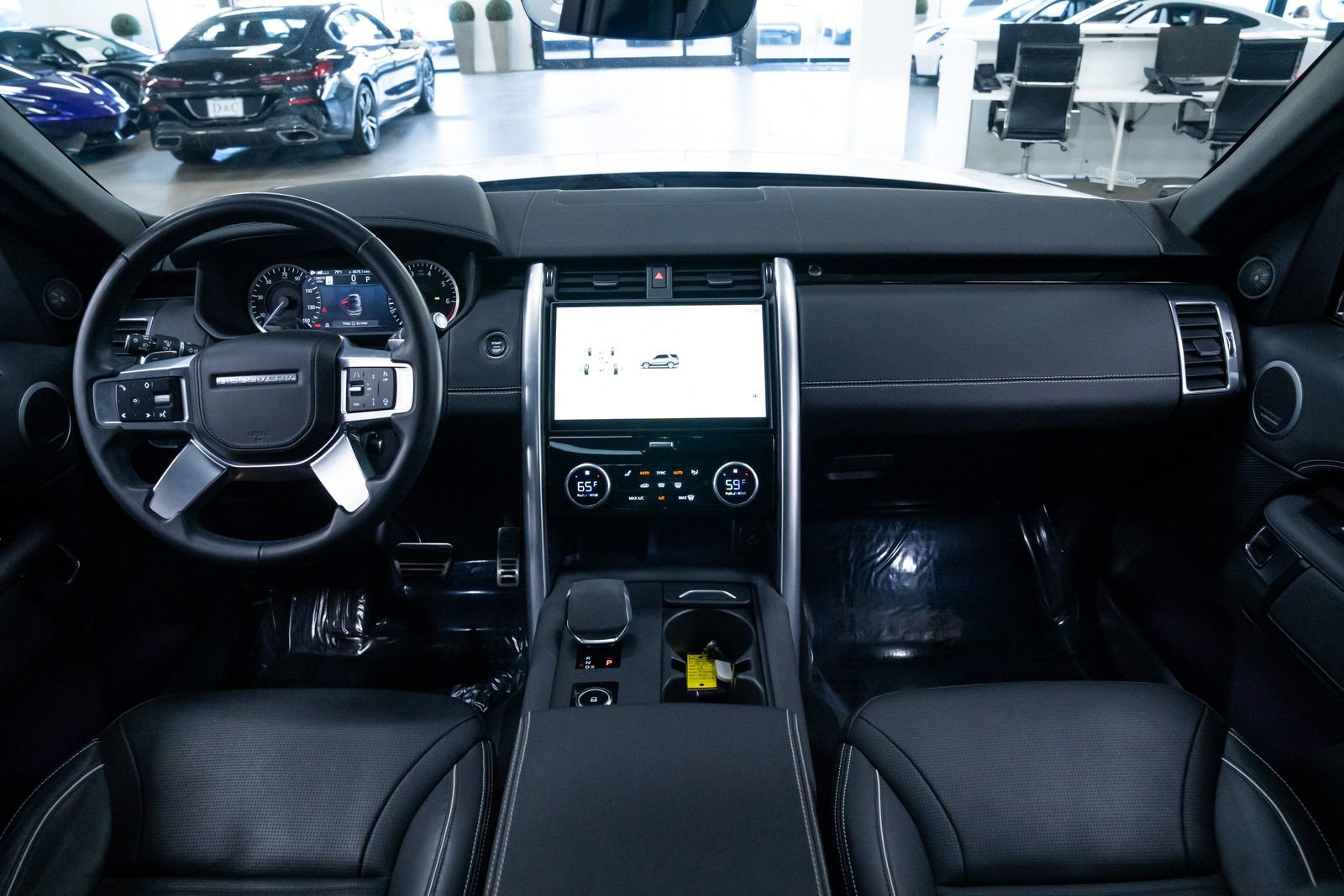 Used 2023 Land Rover Discovery HSE R-Dynamic AWD/4WD image 8
