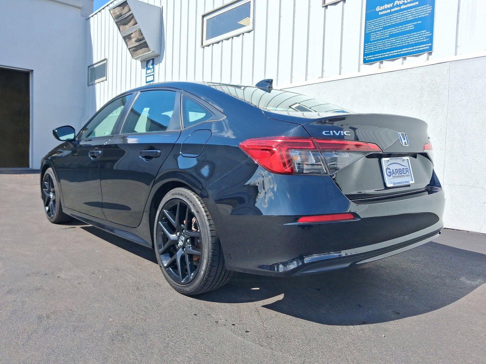 Used 2024 Honda Civic Sport image 3