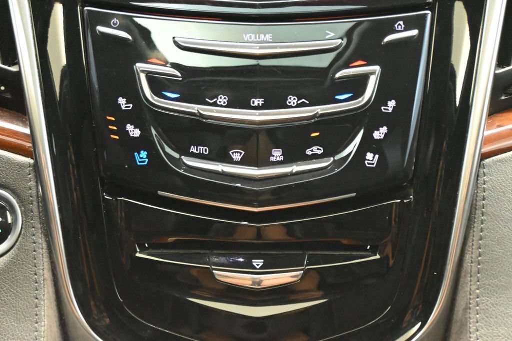 Used 2018 Cadillac Escalade ESV Premium Luxury AWD/4WD image 21