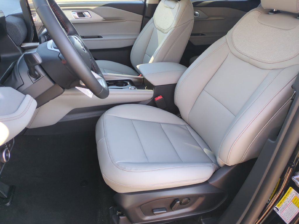 New 2026 Ford Explorer Active w/ Active Comfort Package AWD/4WD image 16