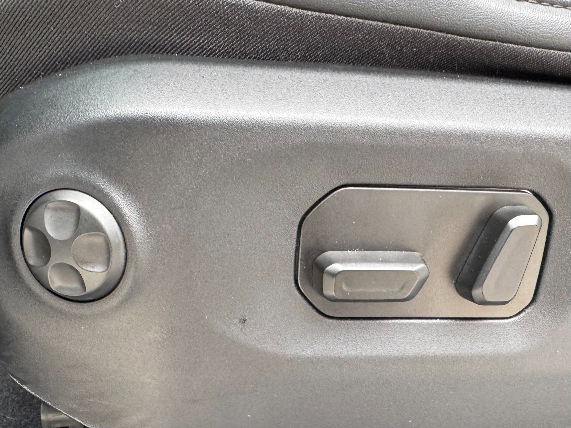 Used 2025 Jeep Wrangler Unlimited Rubicon 4xe image 15