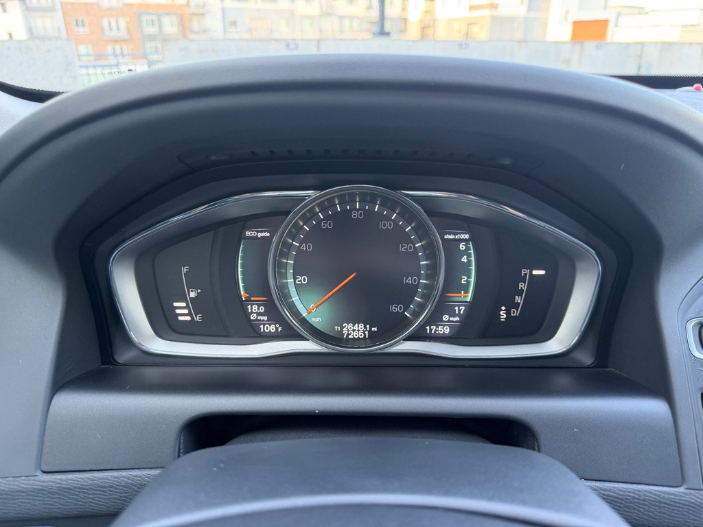 Used 2016 Volvo XC60 T5 Premier w/ Proximity Package FWD image 16