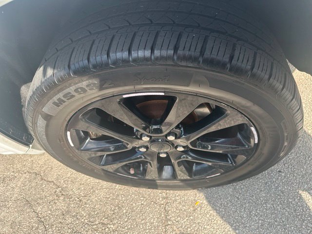 Used 2018 Jeep Grand Cherokee Altitude AWD/4WD image 6