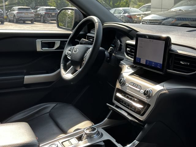 Certified 2023 Ford Explorer XLT w/ Equipment Group 202A AWD/4WD image 33