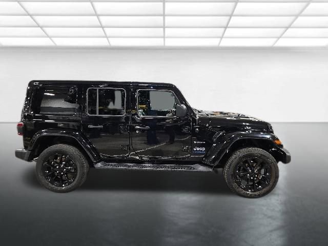 Used 2023 Jeep Wrangler Unlimited Sahara w/ Cold Weather Group AWD/4WD image 3