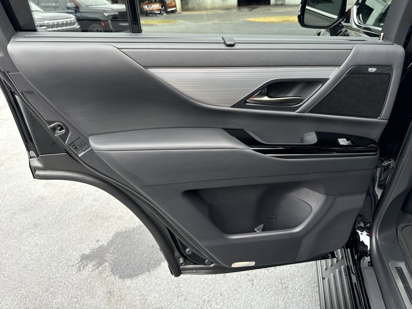 Used 2024 Lexus LX 600 F Sport image 33