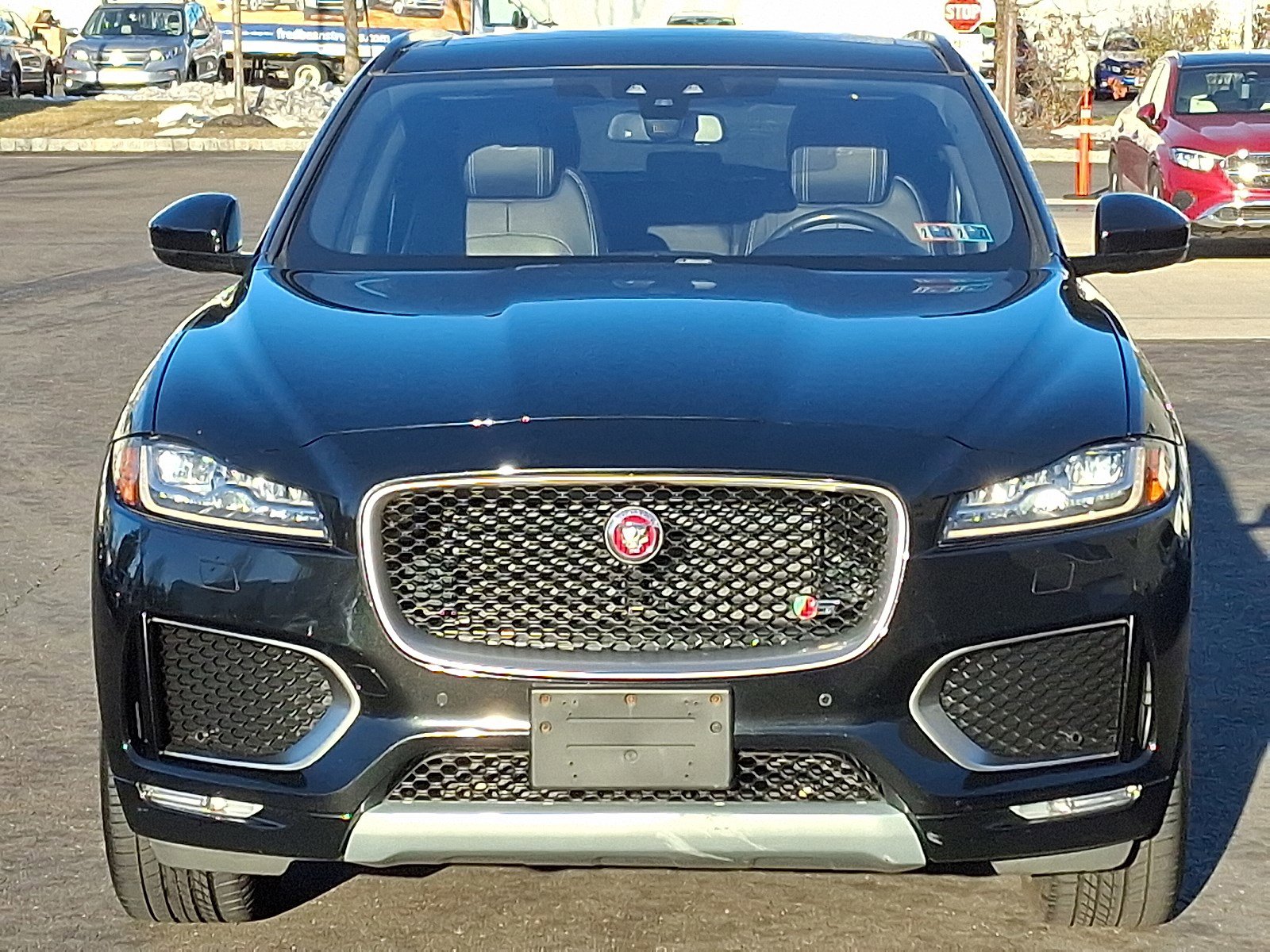 Used 2018 Jaguar F-PACE S image 2