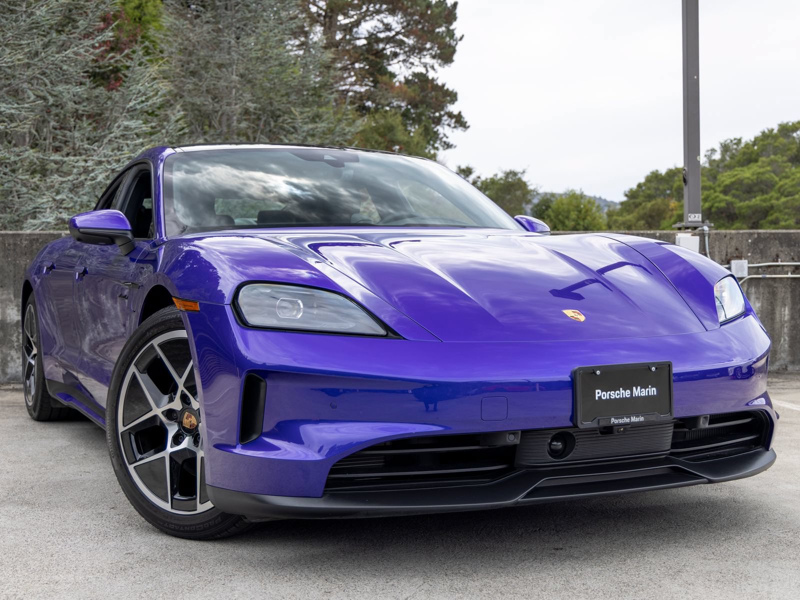Certified 2025 Porsche Taycan AWD/4WD image 9