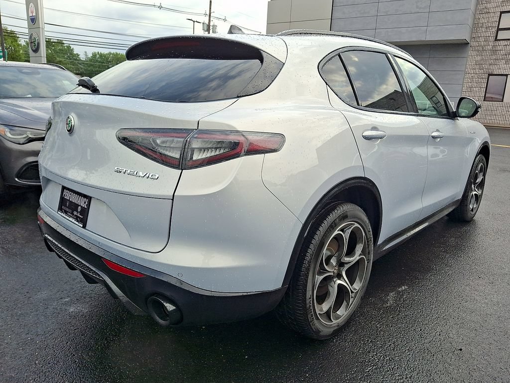 New 2026 Alfa Romeo Stelvio Sprint w/ Convenience Package AWD/4WD image 3