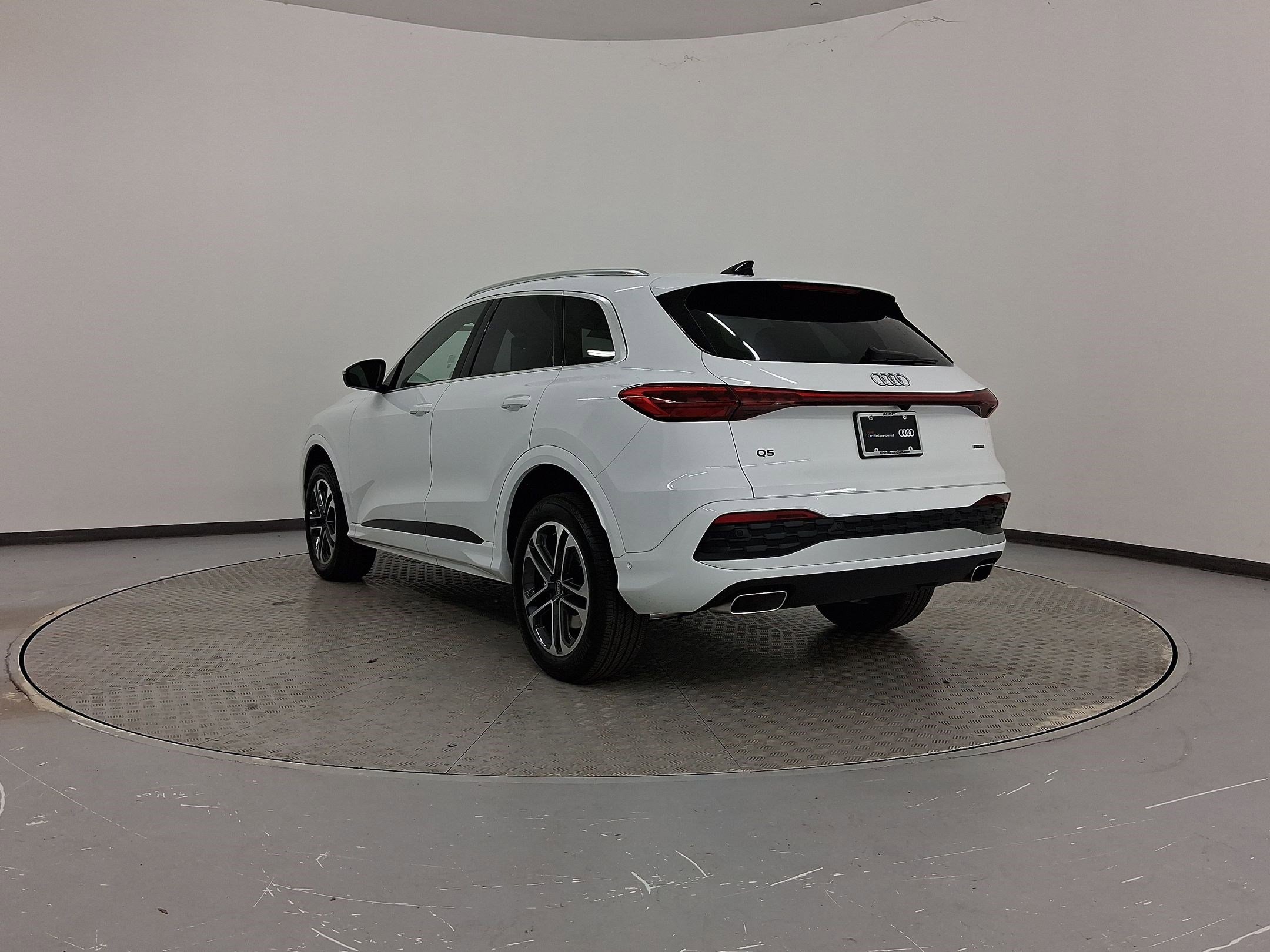 Used 2025 Audi Q5 Premium Plus w/ Premium Plus image 3