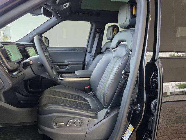 Used 2026 Rivian R1S Adventure image 12