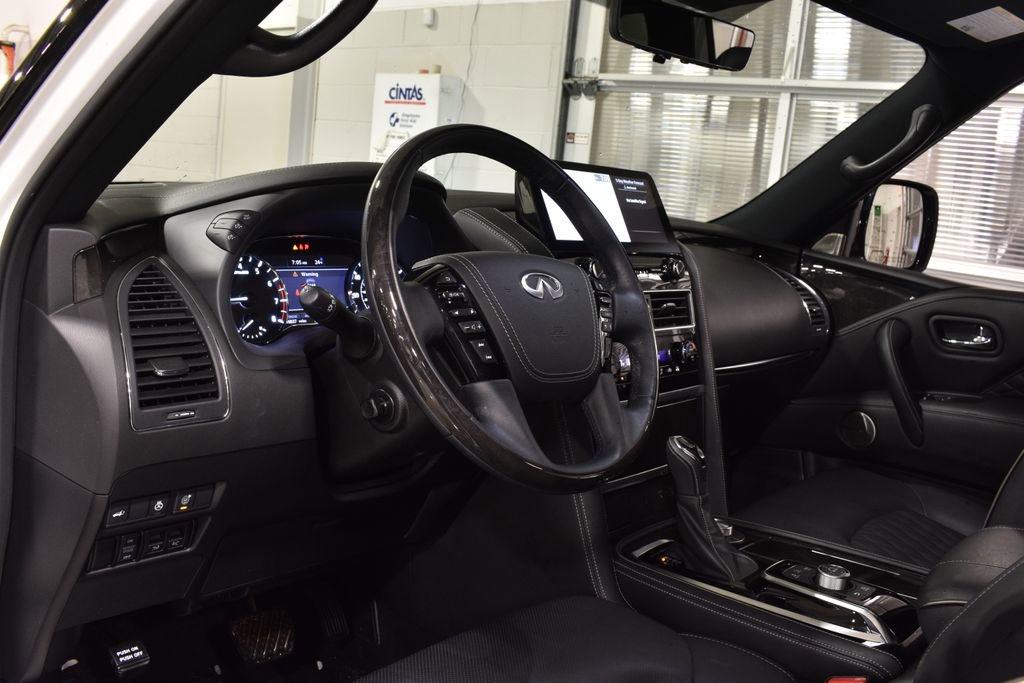 Used 2024 INFINITI QX80 Sensory image 11