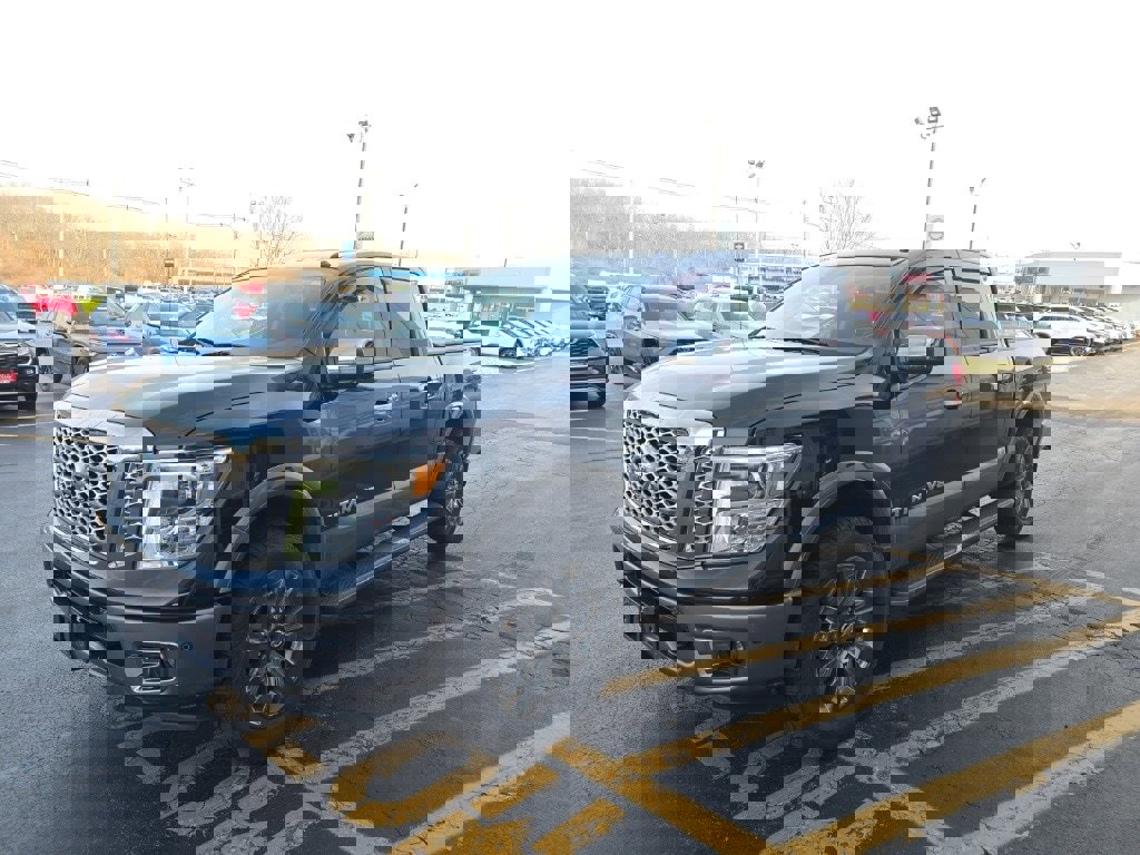 Used 2019 Nissan Titan Platinum Reserve w/ Platinum Utility Package image 11