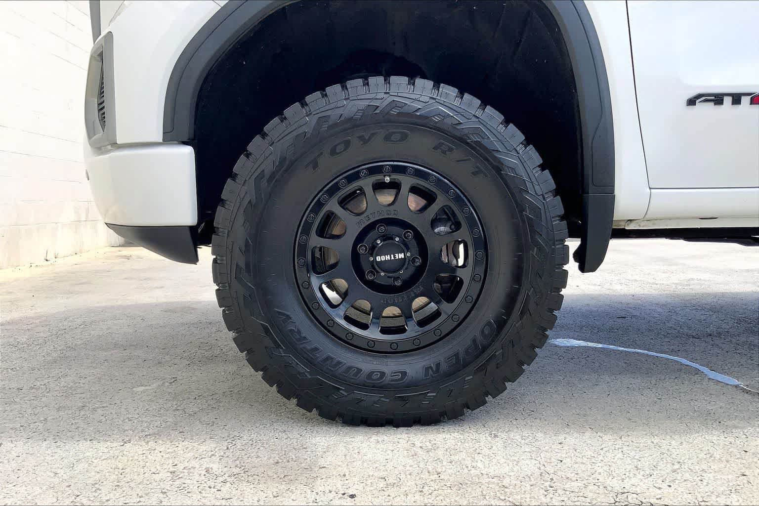 Used 2021 GMC Sierra 1500 AT4 w/ AT4 Value Package AWD/4WD image 8