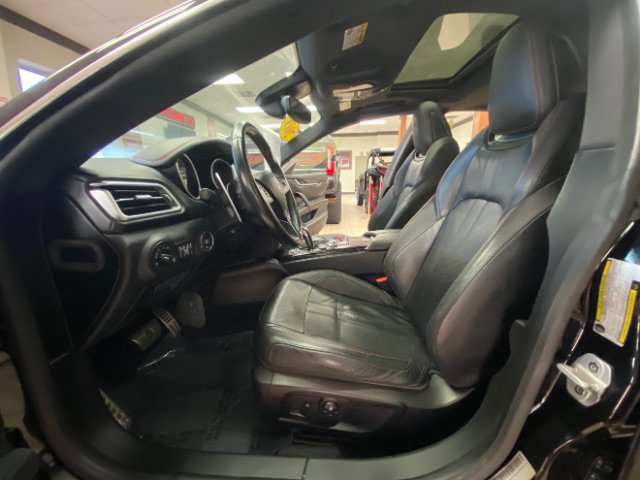 Used 2019 Maserati Ghibli S GranSport RWD image 18