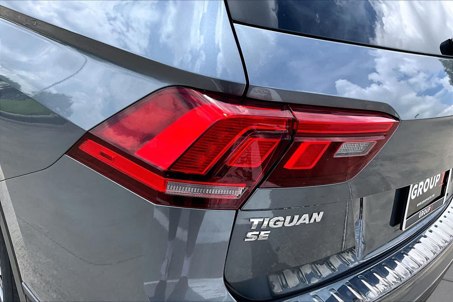 Used 2019 Volkswagen Tiguan SE w/ Panoramic Sunroof Package FWD image 26