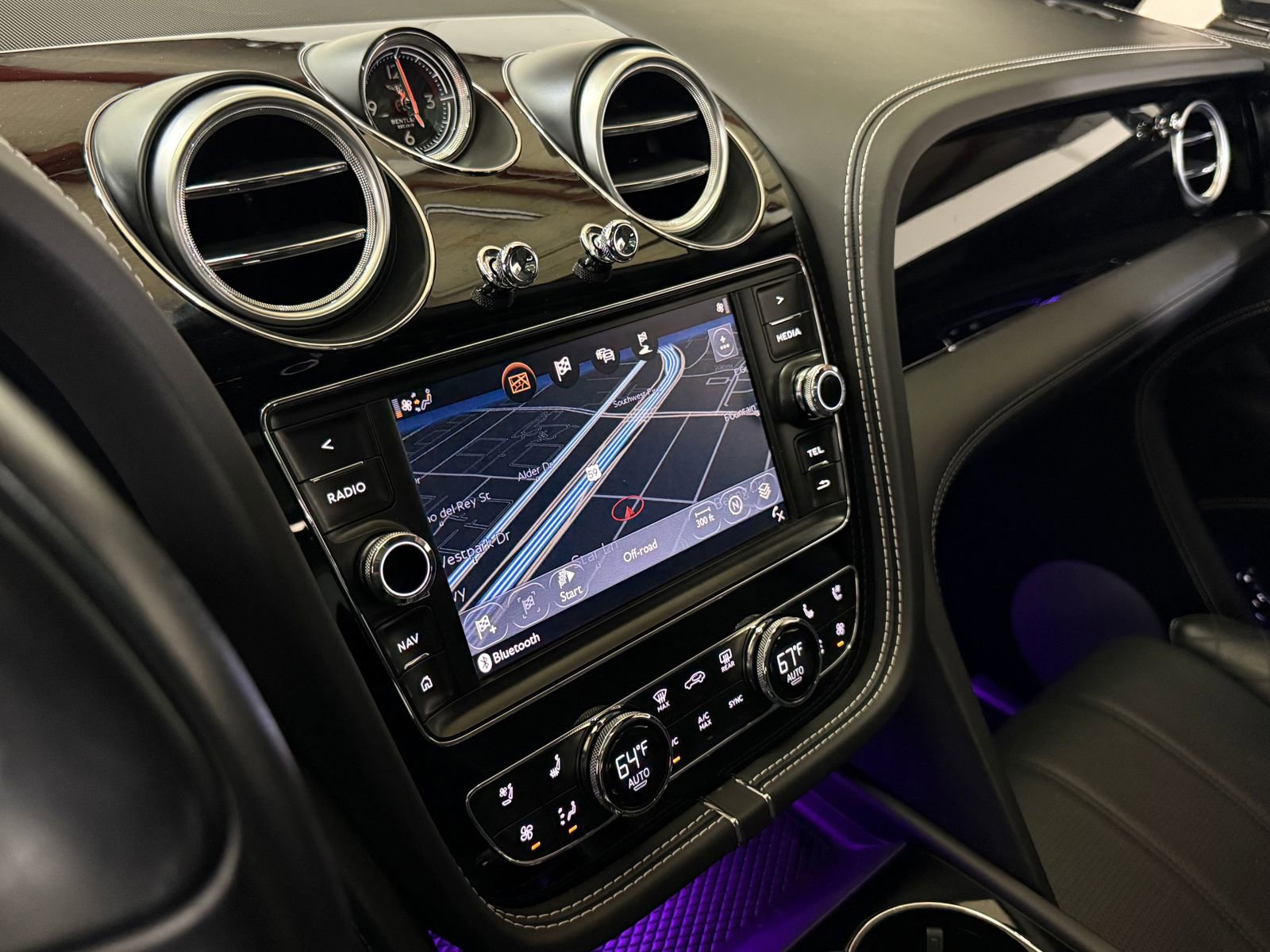 Used 2018 Bentley Bentayga image 63