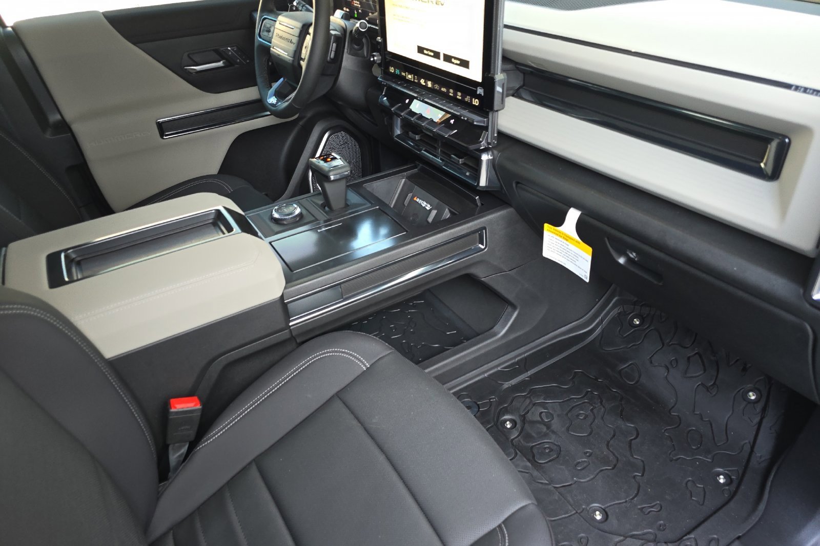New 2026 GMC Hummer EV SUV w/ LPO, Sport Package image 17