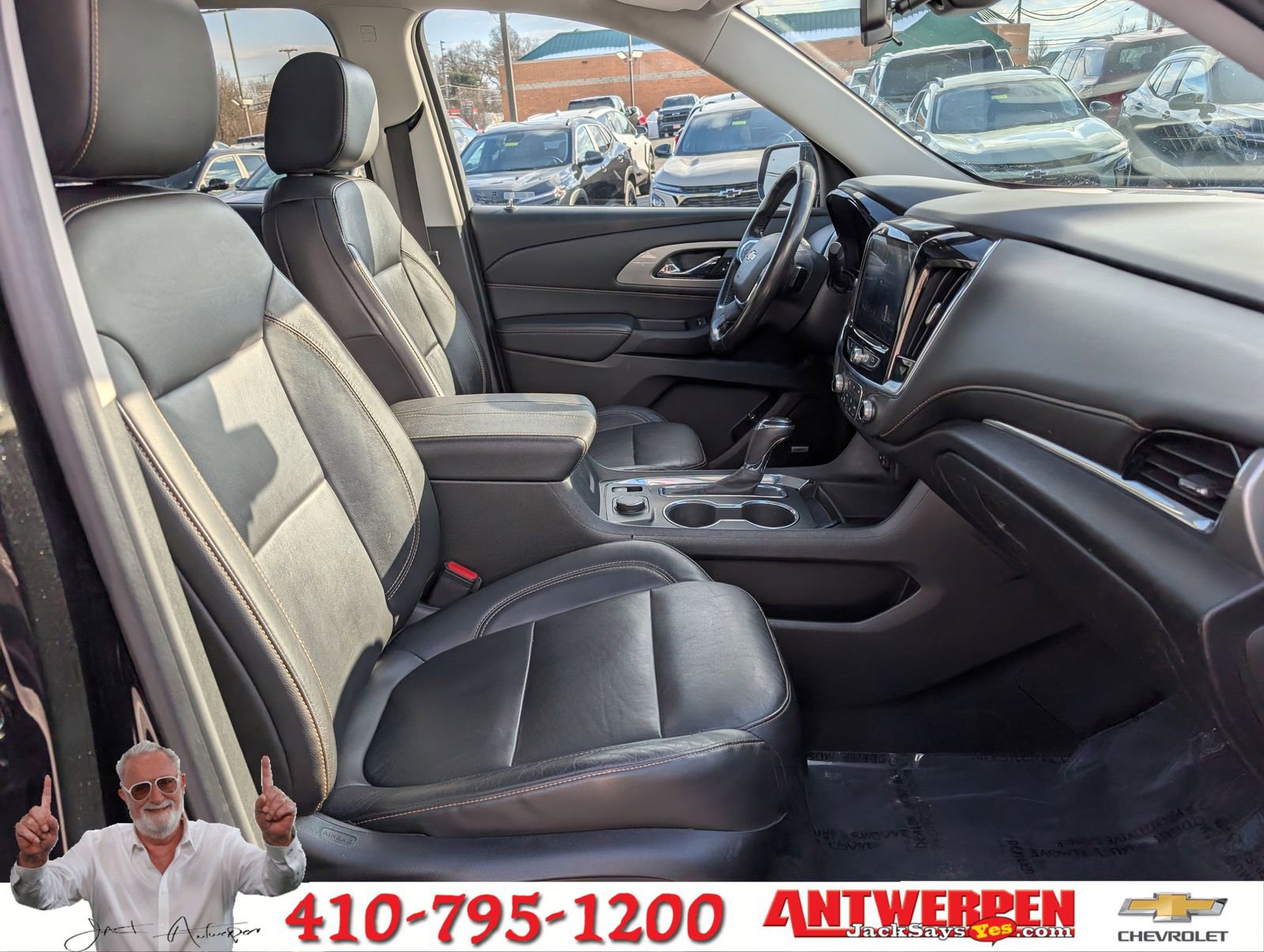 Used 2020 Chevrolet Traverse LT w/ LT Premium Package image 11