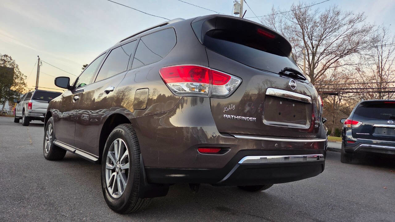 Used 2015 Nissan Pathfinder SV w/ Cargo Package image 10