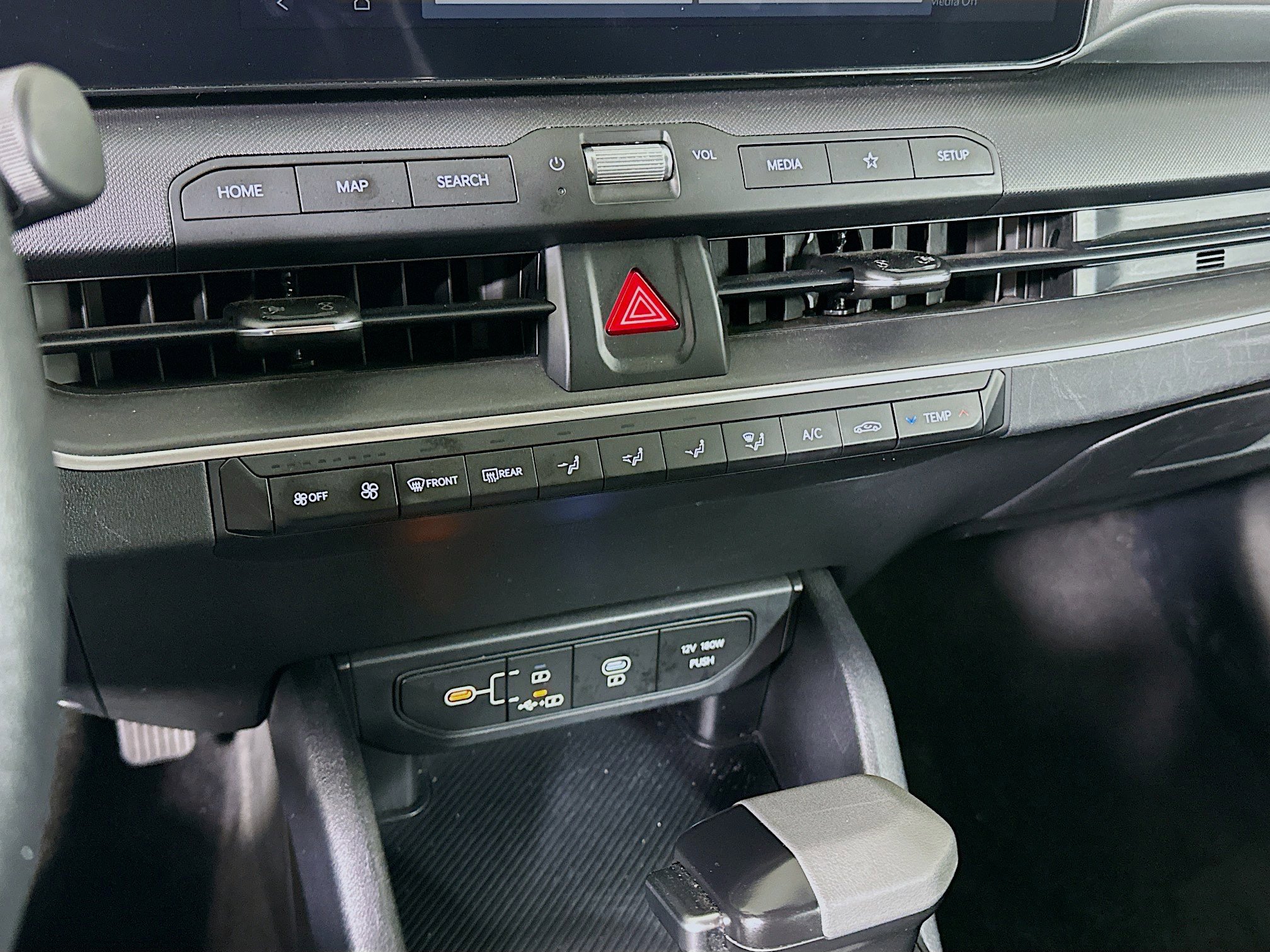 Used 2025 Kia K4 LXS image 24