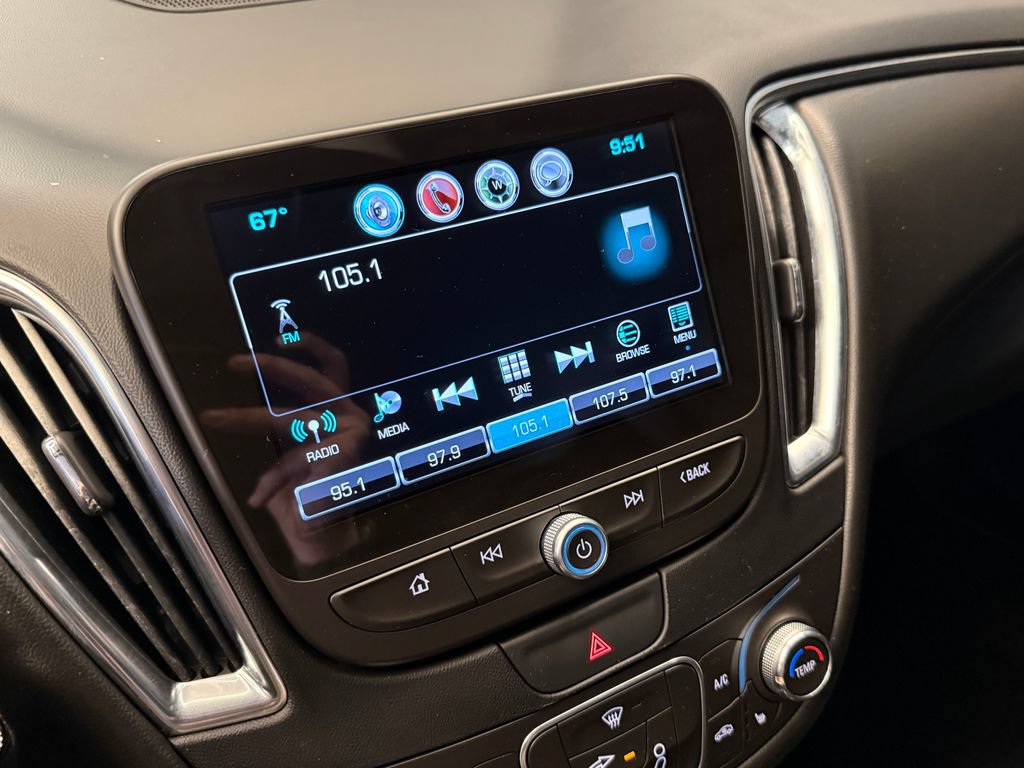 Used 2017 Chevrolet Malibu LT w/ Leather Package FWD image 13