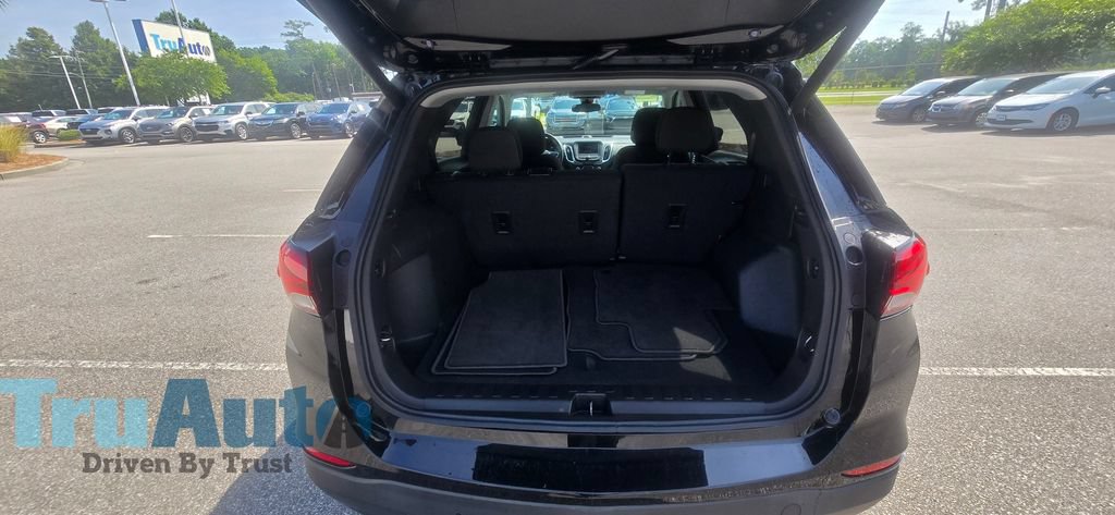 Used 2023 Chevrolet Equinox LT AWD/4WD image 32