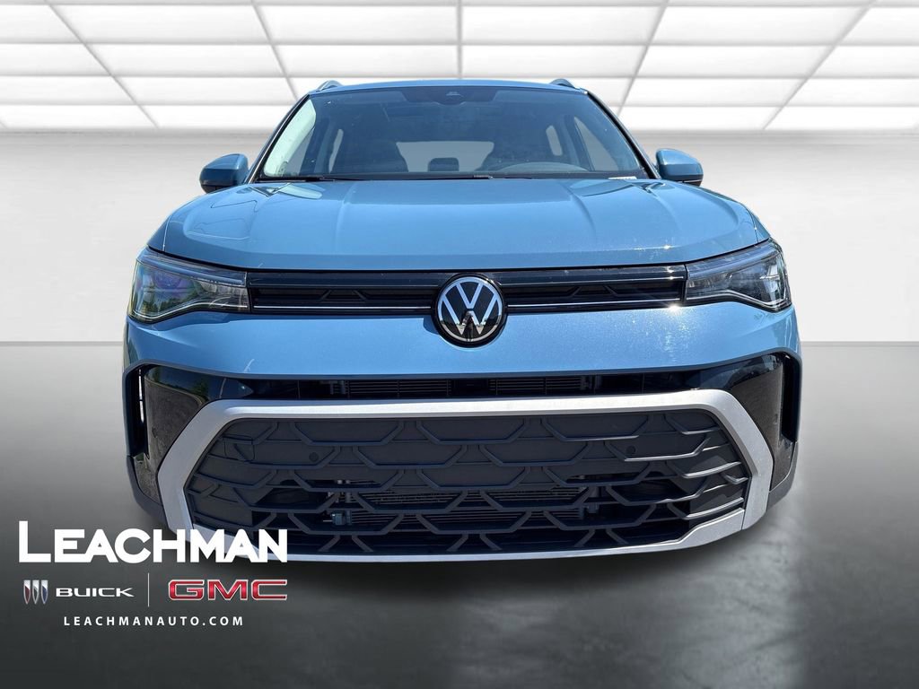 Used 2025 Volkswagen Taos SE image 9