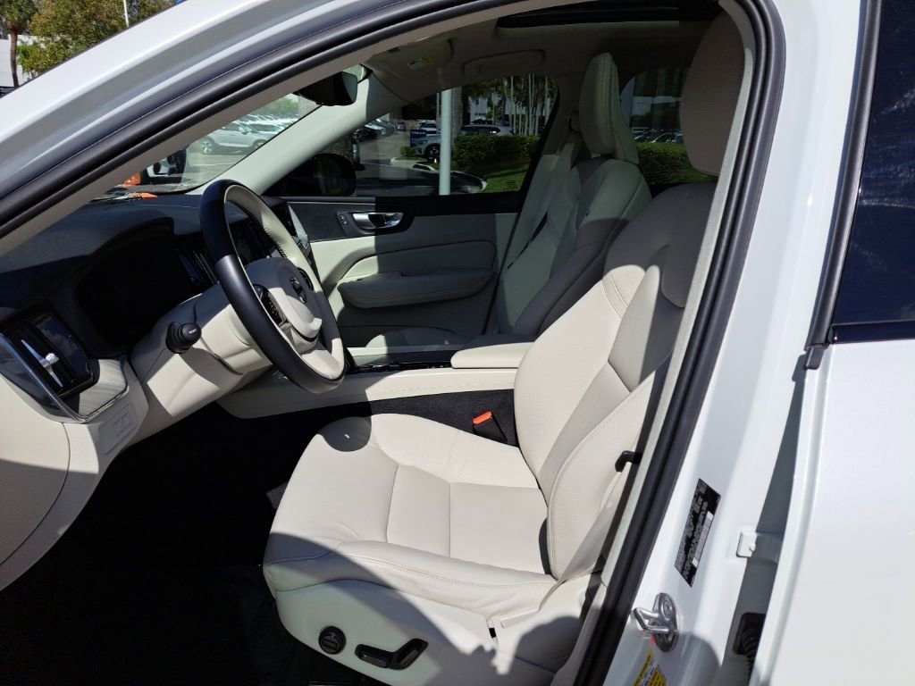 Used 2024 Volvo XC60 T8 Plus image 14