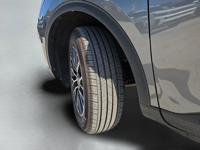 Used 2025 Ford Escape SE FWD image 41