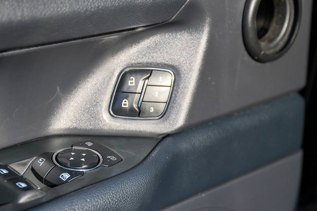 Used 2024 Ford Expedition Max XLT image 11