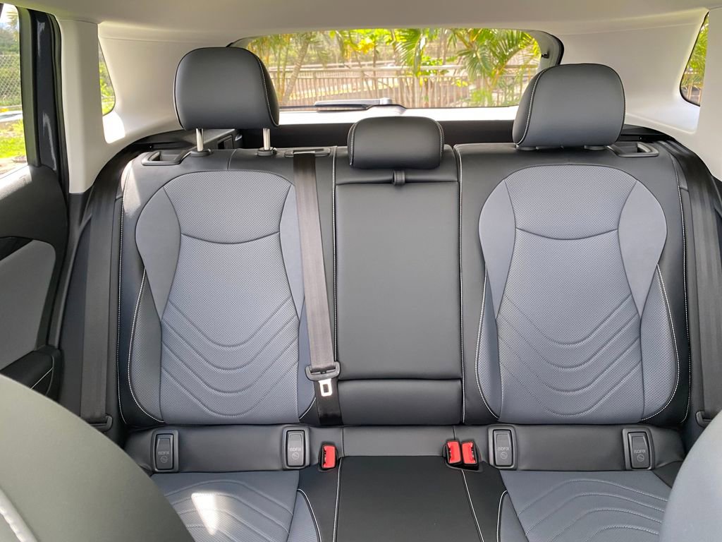 New 2026 Volkswagen Tiguan SE FWD image 18