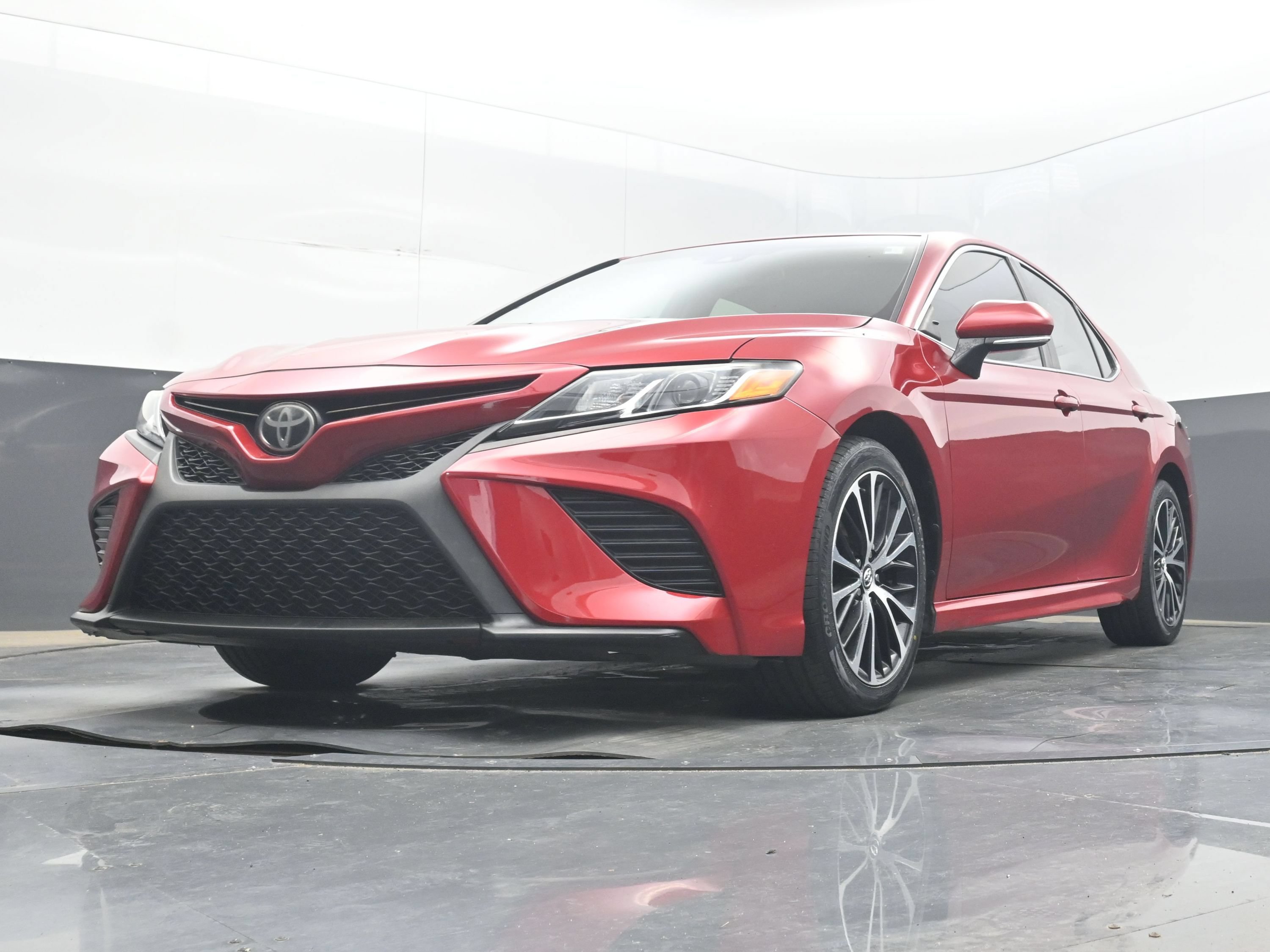 Used 2019 Toyota Camry SE w/ Convenience Package FWD image 23