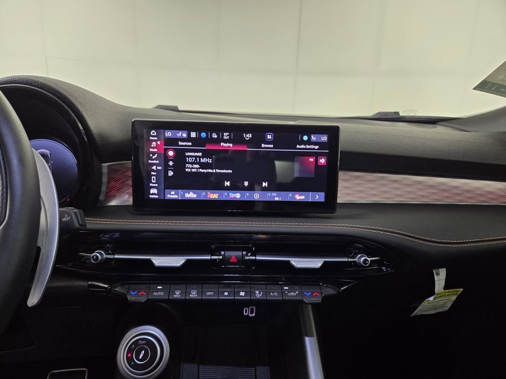 Used 2025 Alfa Romeo Tonale Veloce w/ Premium Package image 16