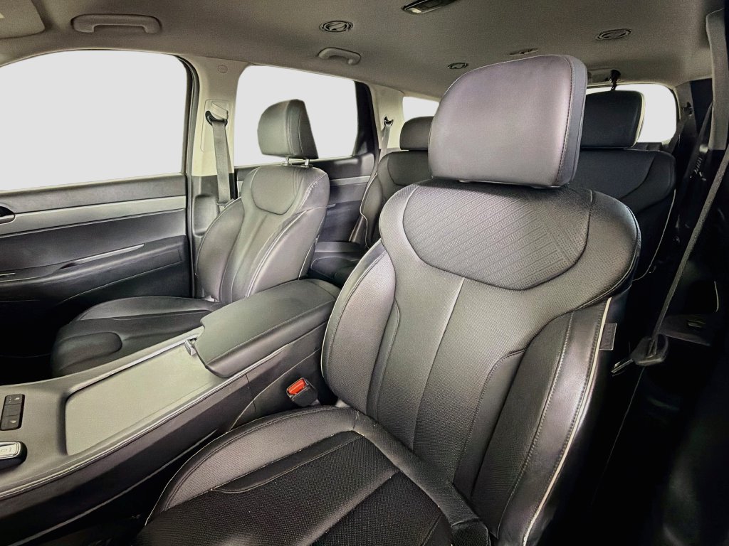 Used 2025 Hyundai Palisade SEL FWD image 14