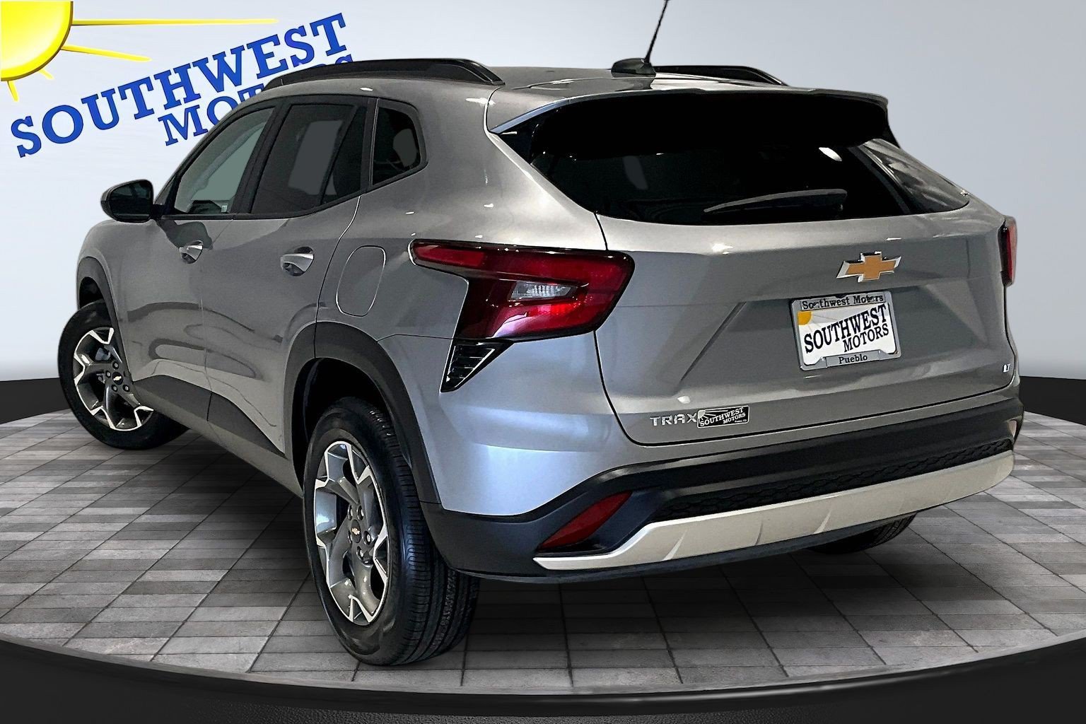 Used 2025 Chevrolet Trax LT w/ LT Convenience Package FWD image 5