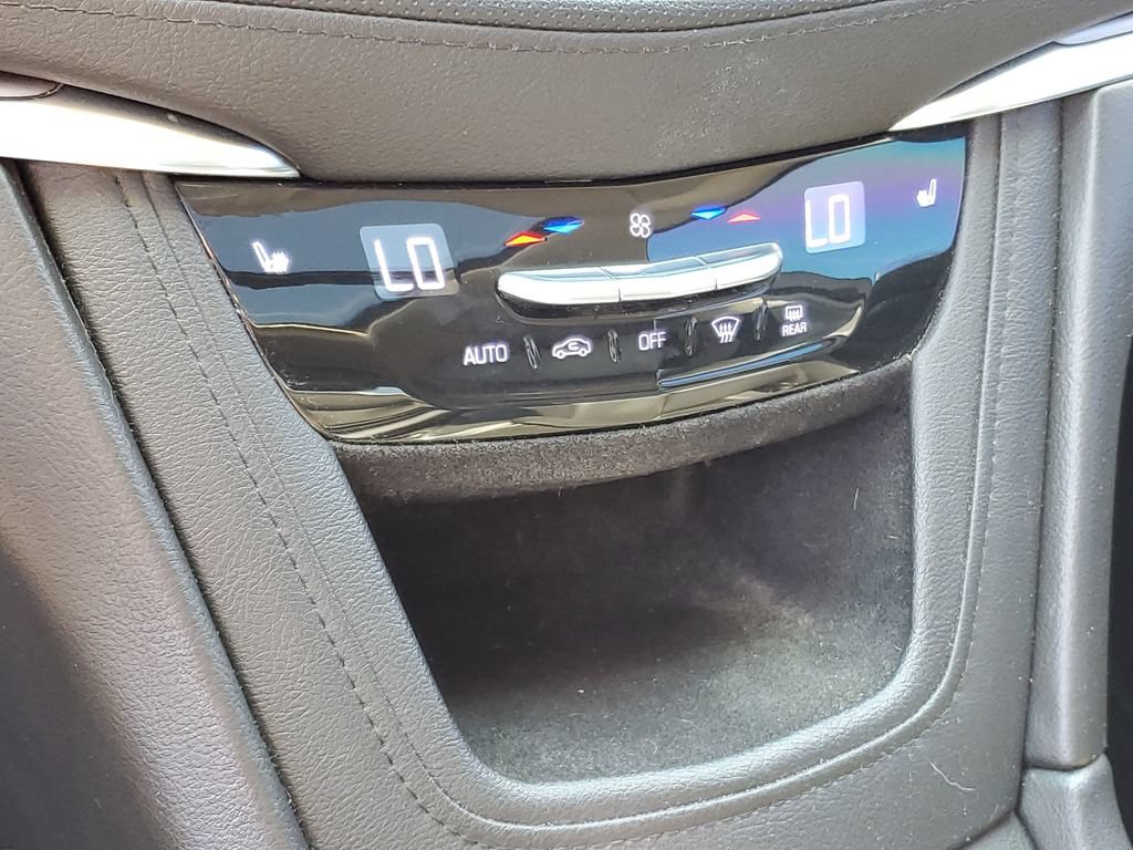 Used 2018 Cadillac XT5 Luxury w/ Driver Awareness Package FWD image 17