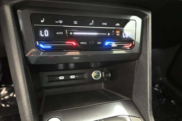 Used 2022 Volkswagen Tiguan SE FWD image 21