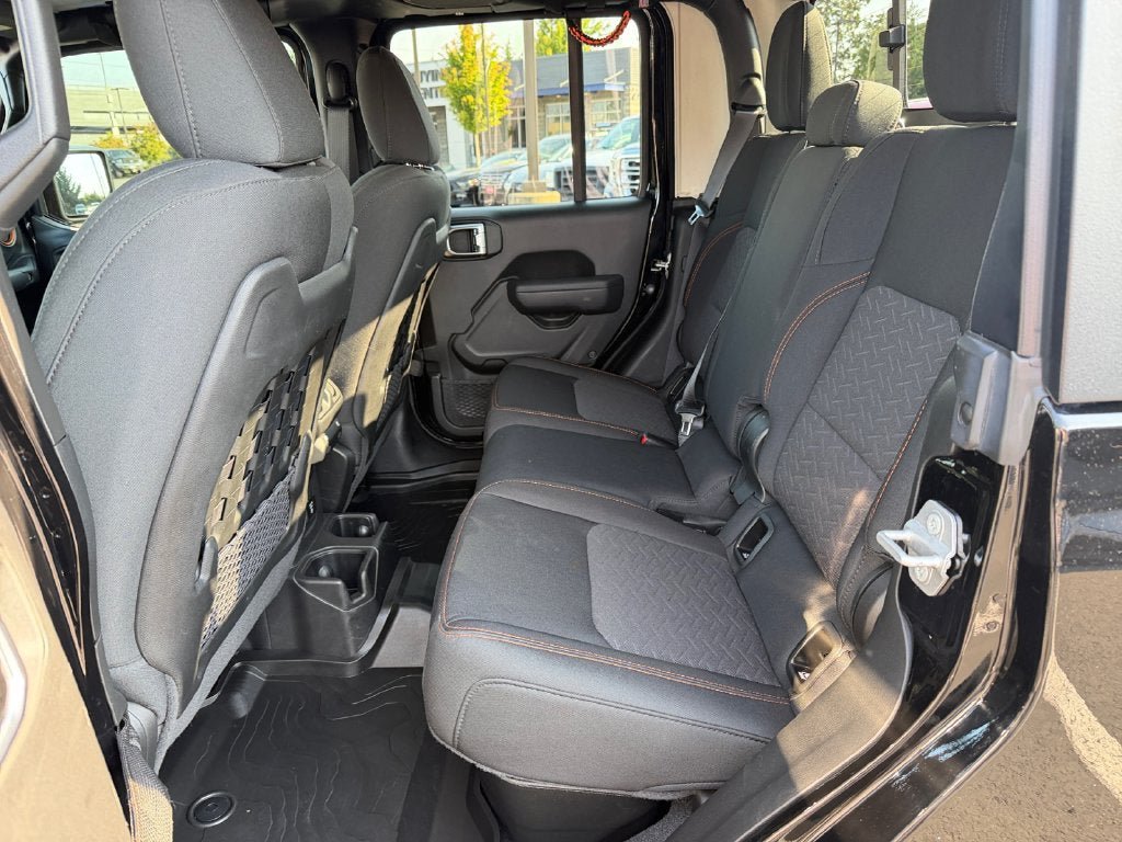 Used 2022 Jeep Gladiator Mojave w/ Cold Weather Group AWD/4WD image 33