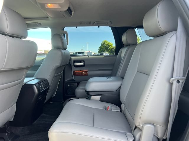 Used 2018 Toyota Sequoia Platinum AWD/4WD image 4