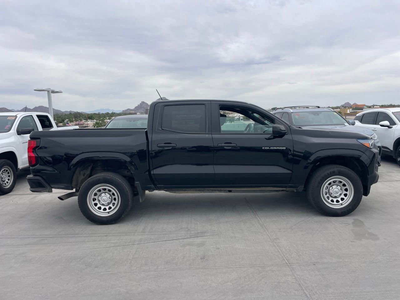 Used 2023 Chevrolet Colorado W/T RWD image 3