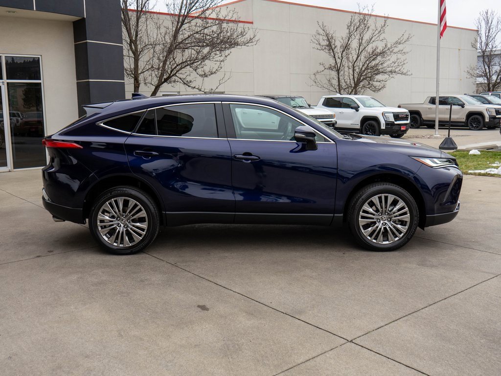 Used 2024 Toyota Venza Limited image 8