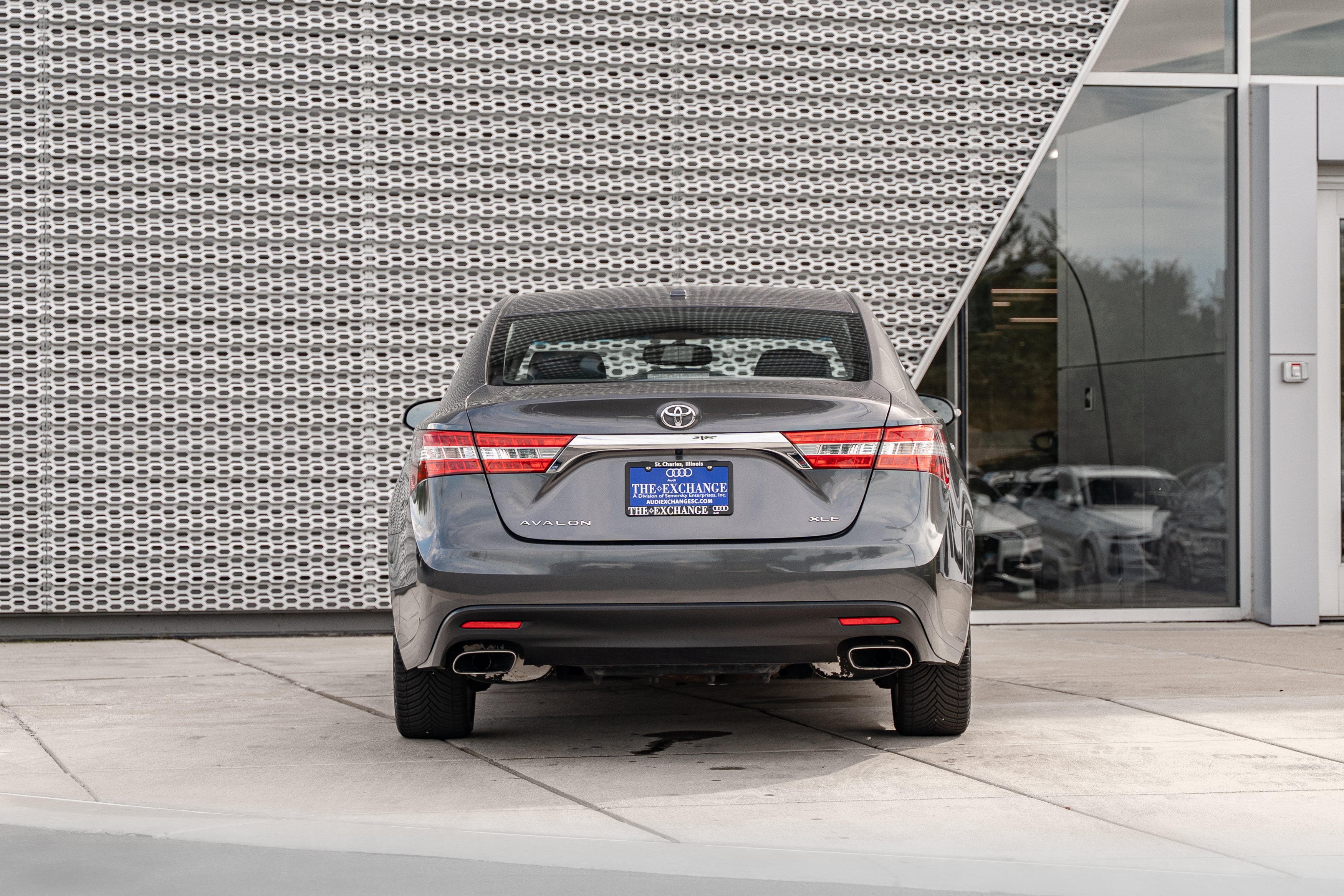 Used 2015 Toyota Avalon XLE Touring FWD image 25